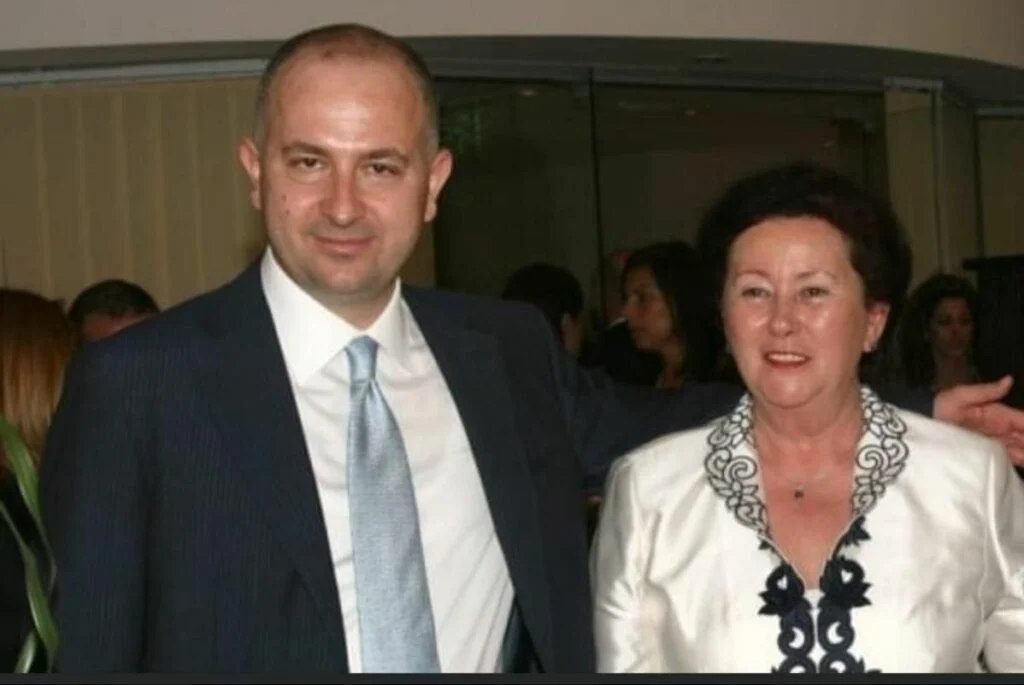 Nga Taçi tek Bechetti, biznesmenët që paguan miliona euro haraç te Liri Berisha pasi burri i saj kryeministër u dha pasuritë publike. Një skemë flagrante korrupsioni e pahetuar nga SPAK