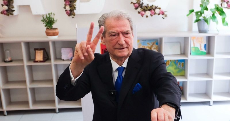 Sali Berisha do të kandidojë me “veten”, demokratët kërkesë KQZ-së për sigurinë e zgjedhjeve: Duam kuti dhe 100 dhoma të fshehta