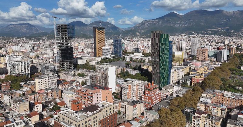 “Integrimi nuk nis nga Brukseli apo Tirana”, Bashkimi Europian hap “pakon e radhës” për Shqipërinë