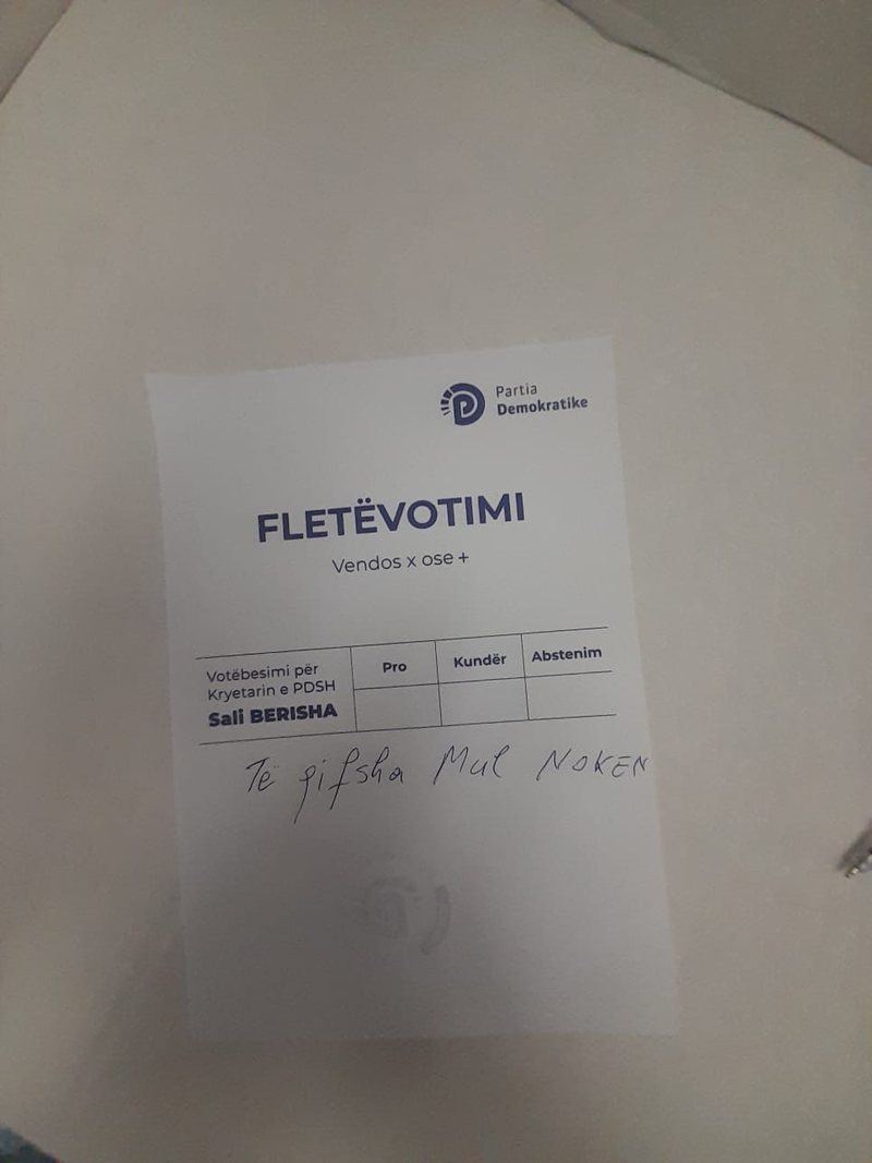 FOTO-LAJM/ Vota më e sinqertë për Berishën: Të q*fsha Mul Nokën