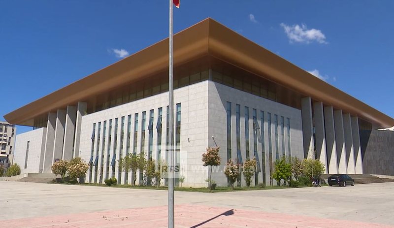 77 mungesa në radhët e prokurorëve. Më të prekura Tirana, Durrësi dhe Elbasani