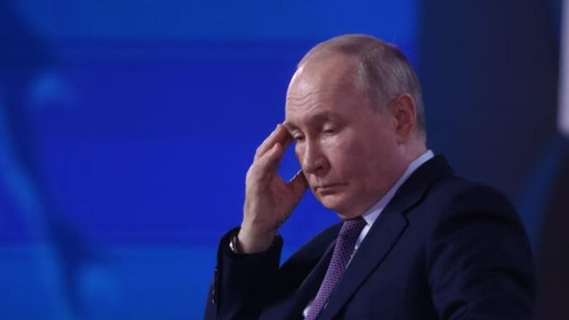 Frikë për atentat?/ Putin shtrëngon protokollet e sigurisë në Kremlin, zyrtarët duhet të dorëzojnë edhe orët para takimeve
