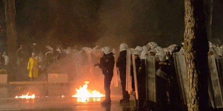 Dhunë në protestën e PD-së, policia procedon 6 persona, mes tyre edhe 3 shtetas italianë