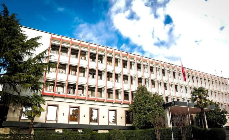 Tirana refuzon ultimatumin e Moskës – Ministria e Jashtme: Nuk tërhiqemi nga Kievi, mbështesim Ukrainën