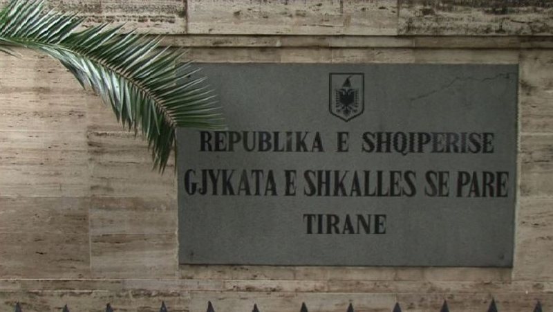 Shembja e pallatit në Kombinat pas tërmetit/ Gjykata e Tiranës shpall të pafajshëm drejtorin e Bashkisë dhe dy ish-zyrtarë të IMT