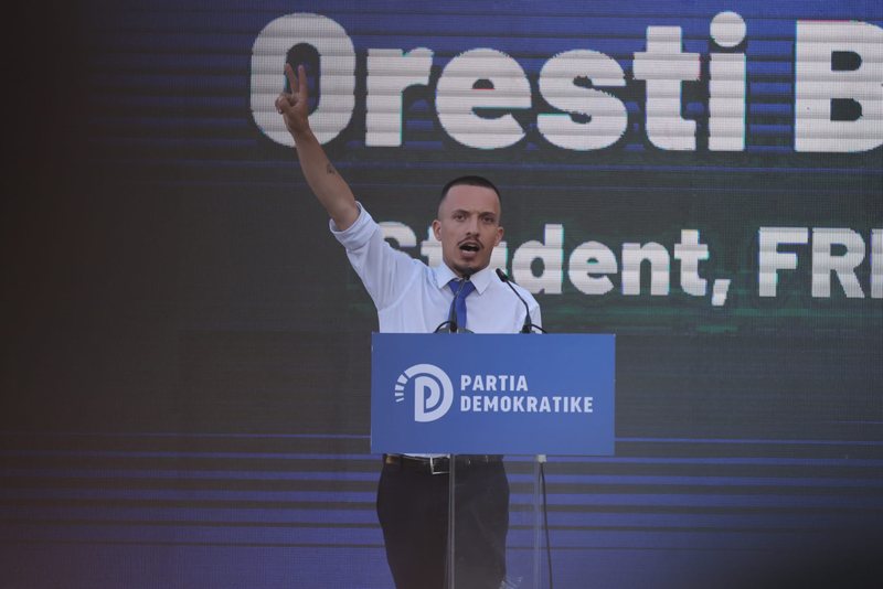 “PD nuk është e jotja, as e lëpirësve të tu” – Anëtari i FRPD ‘shpërthen’ ndaj Berishës: Nuk më përjashton dot një ish-sekretar i PPSH-së