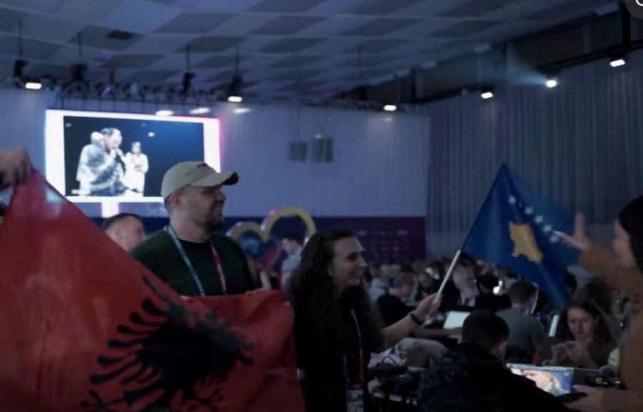 Video / Incident në Eurovision, delegacioni serb ‘përplaset’ me atë shqiptar për flamurin e Kosovës