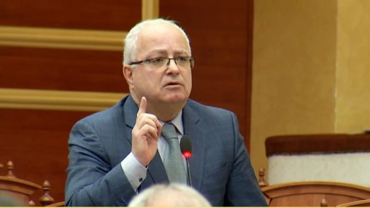 Edmond Spaho: Nuk jam kërcënuar nga njerëzit e Berishës, Facebook-un e kam mbyllur për arsye të tjera, do vijoj me qëndrimet kritike