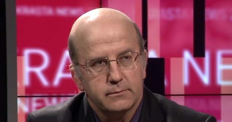 I dënuar për vjedhje fondesh, Kastriot Çipi shpall ‘Kushtetutën e Revolucionit’, Përparim Gjeka nis zgjedhjen e anëtarëve të Kuvendit Kombëtar me telefon