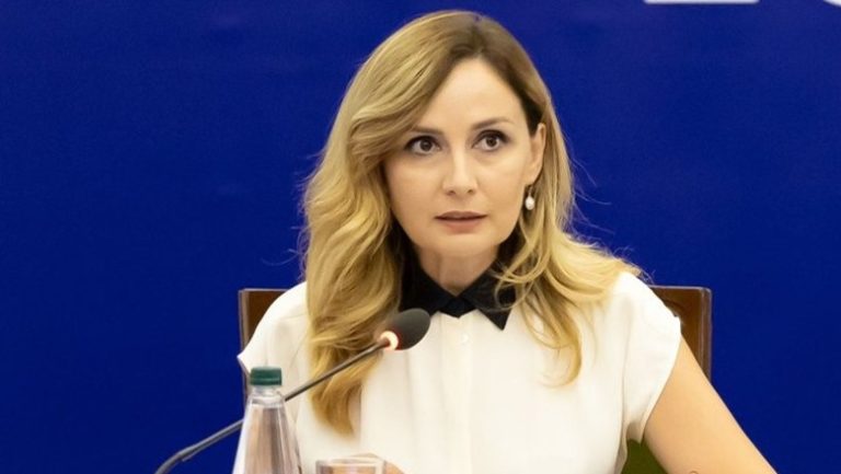 Jorida Tabaku kundër kullës te Pallati i Kongreseve: Kush janë këta që marrin vendime pa transparencë