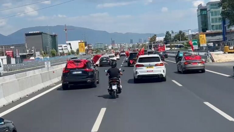 Çunat e ‘barit’ me makina luksoze për në protestë, skedohen nga policia. Priten hetime në bashkëpunim me autoritetet e huaja
