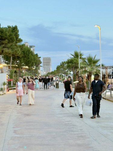 Bregdeti i Durrësit plot në fundjavë, Rama publikon fotot