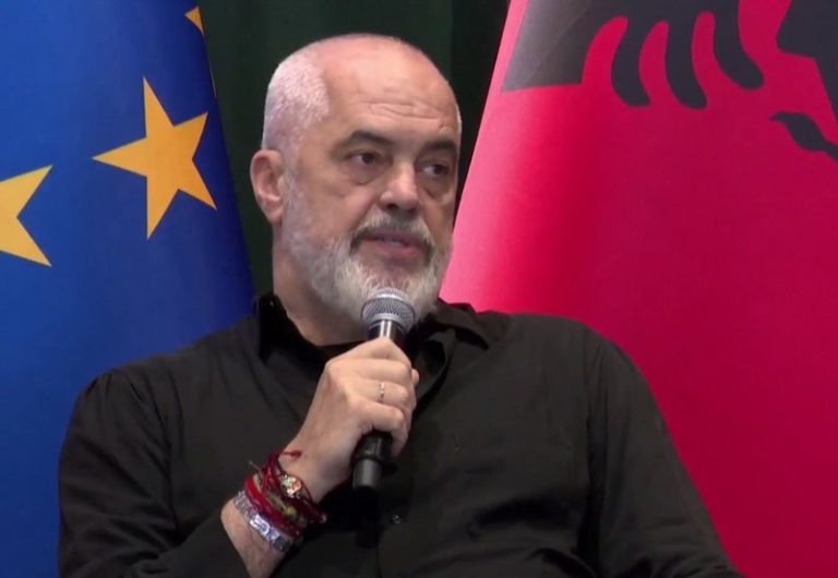 Rama replikë me një protestues: Respekt për etikën, mendon ndryshe nga unë dhe nuk shan e nuk deliron online