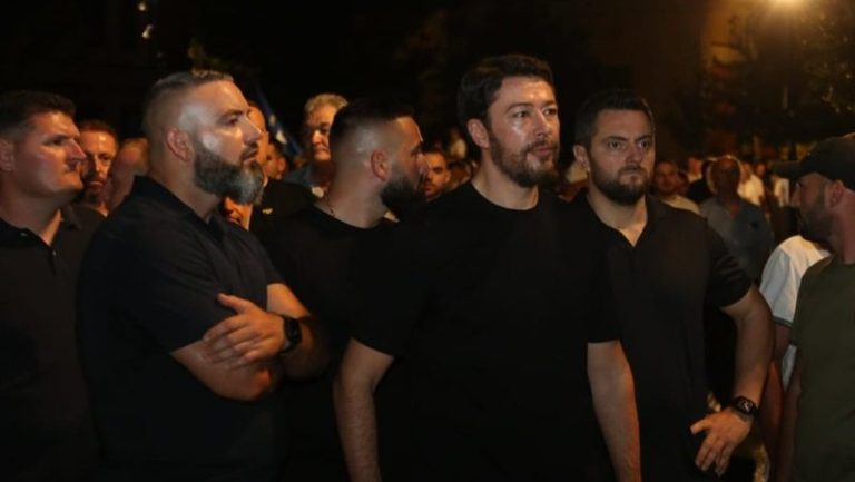Avokati nxjerr prapaskenat e protestës: E kontrolluar nga Berisha, financimi vjen nga Shkëlzeni!