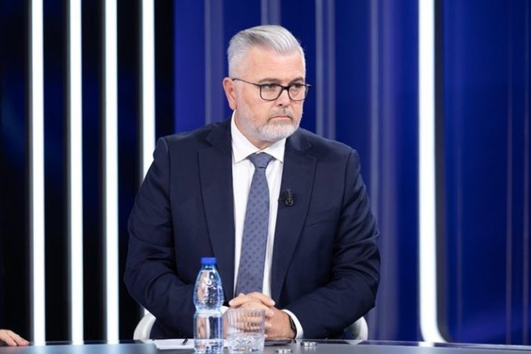 “Shqetësimet reale të njerëzve i dëgjojmë dhe i shohim”, Toni Gogu flet për përgjigjen e qeverisë ndaj protestuesve