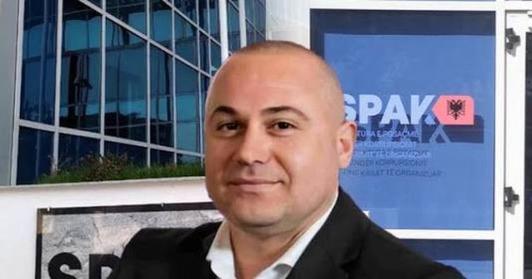 “Më mori në telefon”, banori i Vaut të Dejës dëshmon në seancën ndaj kryebashkiakut Shkreli