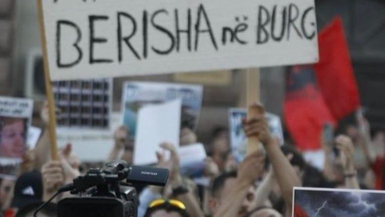Pro protestës pa Berishën, pro investimit në Zvërnec