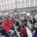 AGSH reagon pas incidenteve në tubimin kundër projektit për Zvërnecin: Gazetarët nuk janë palë në protestë