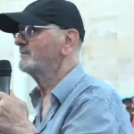 “Mjerë Rama nëse ka vendosur të mos ikë” – Aktori Medi Malkaj flet nga protesta: Po e shet Shqipërinë si do ai