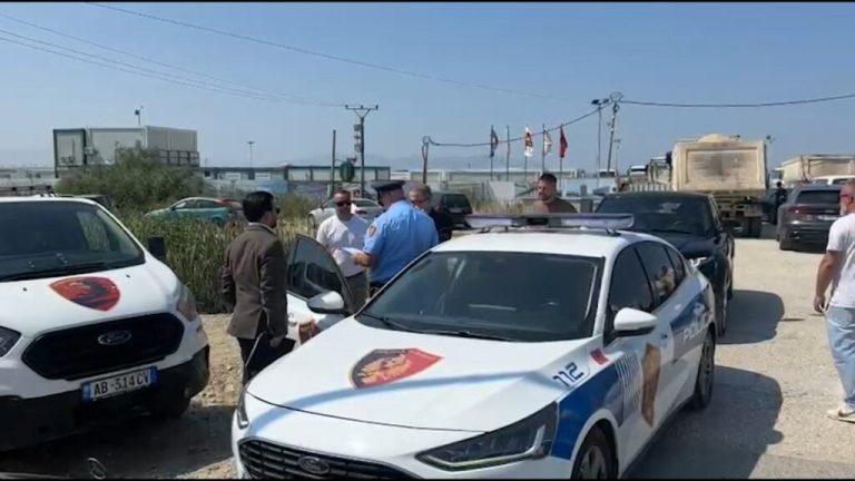 Sërish përplasje në Aeroportin e Vlorës! Punonjësit e “2A Group” bllokojnë hyrjen për “Mabco”