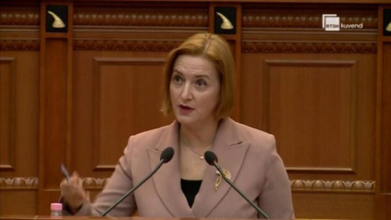 “Shumë shpejt ëndrra do të bëhet realitet”, deputetja e PS, Denaj: Po punojmë për Shqipërinë europiane