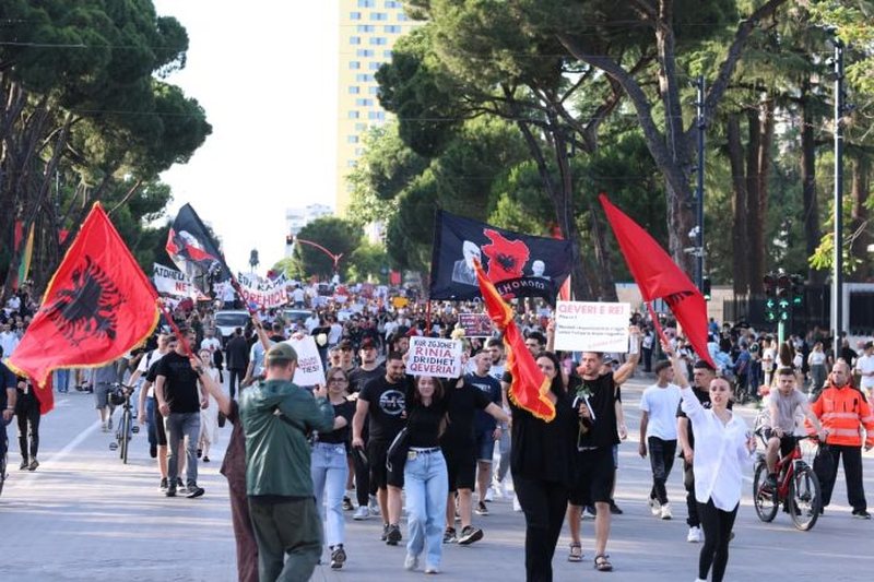 “Synimi është të prodhojnë destabilizim”, analisti për protestën para Kryeministrisë