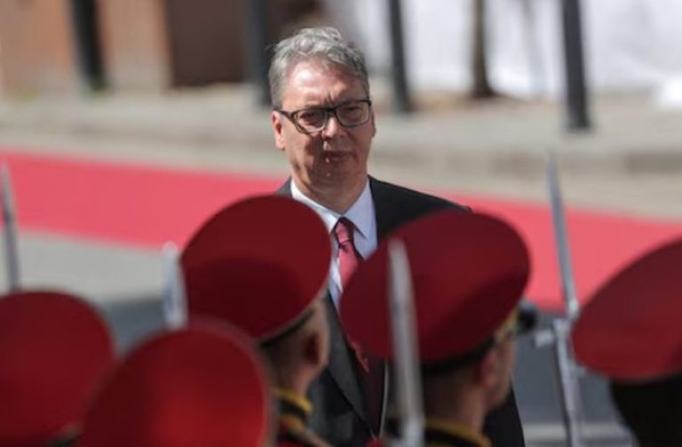 Aleksandër Vuçiç njofton dorëheqjen: Do të jem president vetëm për disa javë