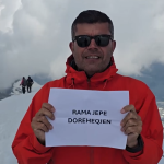 PD ‘merr malet’ pas përjashtimit nga sheshi i protestës, politologu kërkon dorëheqjen e Kryeministrit nga Alpet e Zvicrës