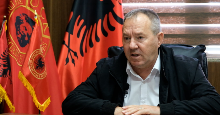 “Goxhaj s’është anëtar i Organizatës së Veteranëve”/ Gucati kundër protestave në Shqipëri: Mos përdorni emblemën e UÇK-së nëpër fushata politike