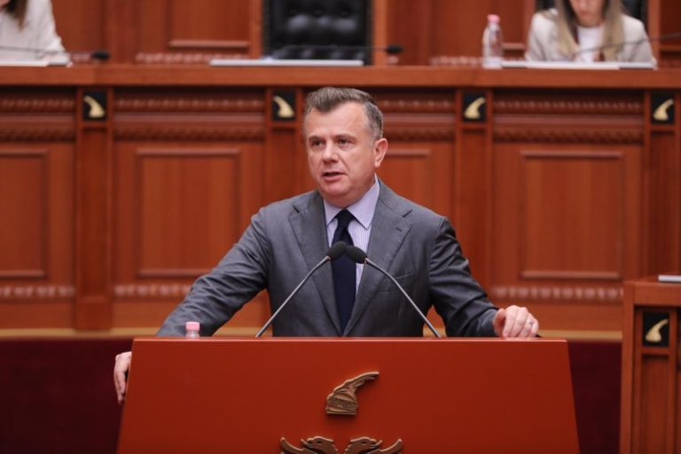 Balla akuzon Lapajn, Qorrin dhe Shehajn për incidentet para Kuvendit: Goxhaj duhet hetuar për lidhjet e tij me regjimin terrorist të Iranit