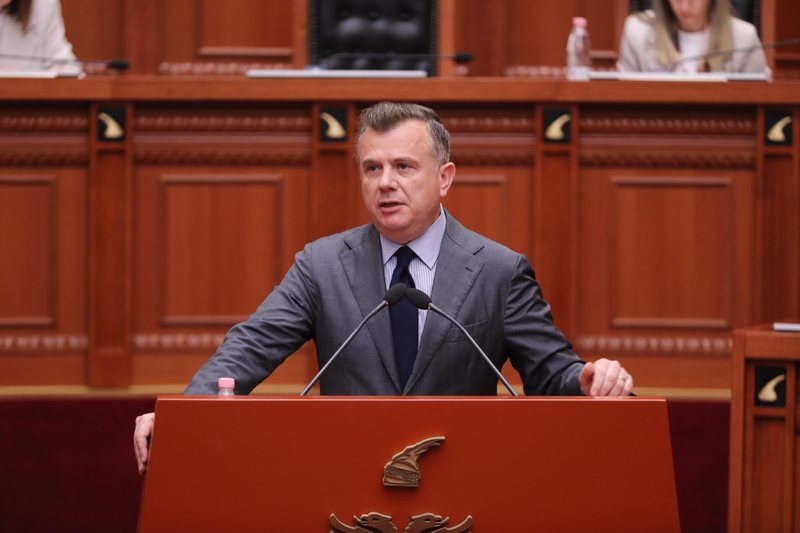 Balla akuzon Lapajn, Qorrin dhe Shehajn për incidentet para Kuvendit: Goxhaj duhet hetuar për lidhjet e tij me regjimin terrorist të Iranit