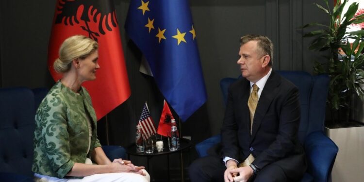 Balla takon Nancy VanHorn, në fokus partneriteti strategjik mes Shqipërisë dhe SHBA-së