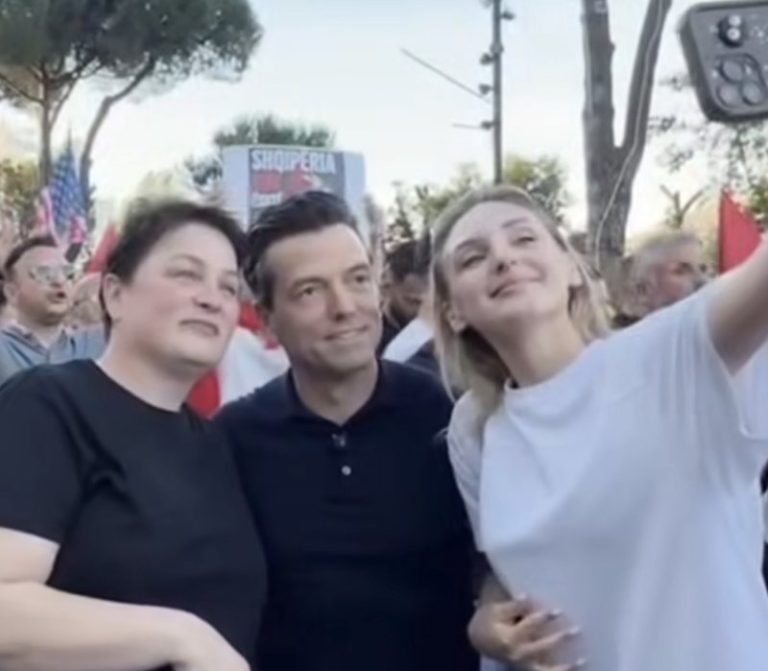 Agron Shehaj: Njerëzit vijnë në protestë të bëjnë foto me mua, më thonë se do bëhem kryeministër i ardhshëm