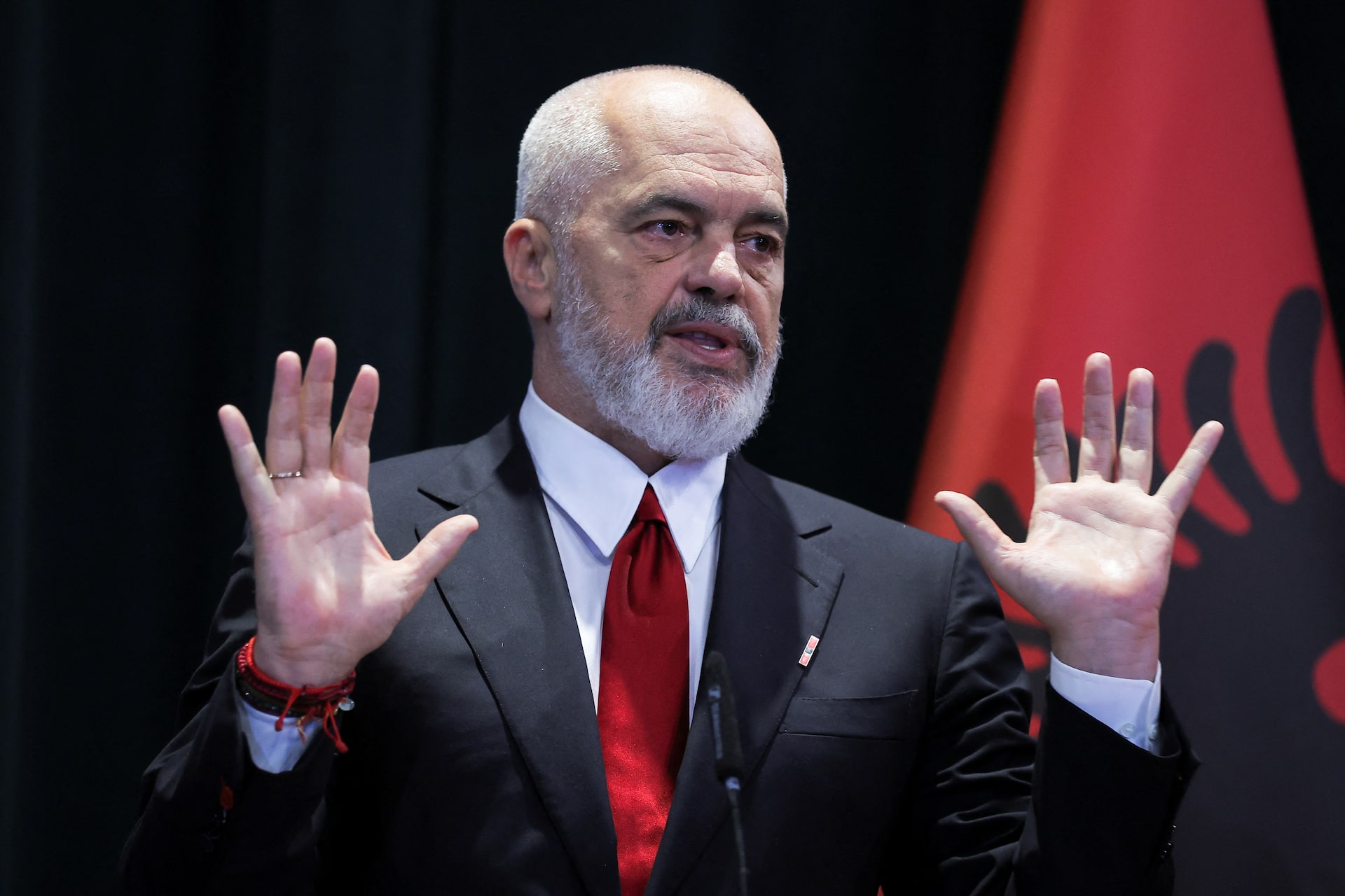 PE rrëzoi amendamentin për Sazanin dhe Zvërnecin, Rama: Ose është çmendur dhe korruptuar Europa, ose ka diçka që nuk shkon me ata që nisën protestën