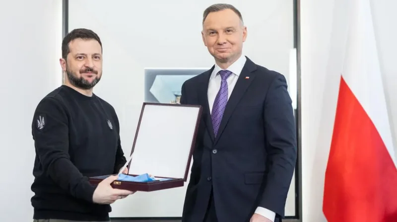Polonia “ndëshkon” Zelenskyn, i heq nderimin më të lartë shtetëror