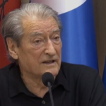 “Bëhu gati për në birucë”, qytetarët sulmojnë Berishën pas thirrjes që u bëri demokratëve t’i bashkohen sheshit