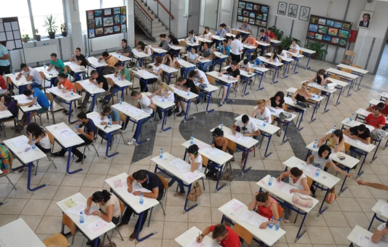 Përmbyllet sot procesi i testimeve kombëtare, maturantët i nënshtrohen provimit të lëndës me zgjedhje
