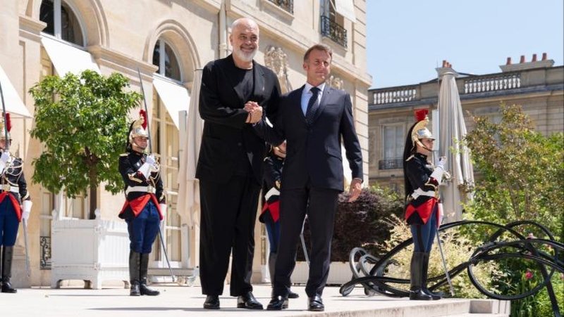 Takimi Rama-Macron në Paris, presidenti francez: Konfirmojmë mbështetjen për Shqipërisë drejt integrimit në BE, forcojmë bashkëpunimin