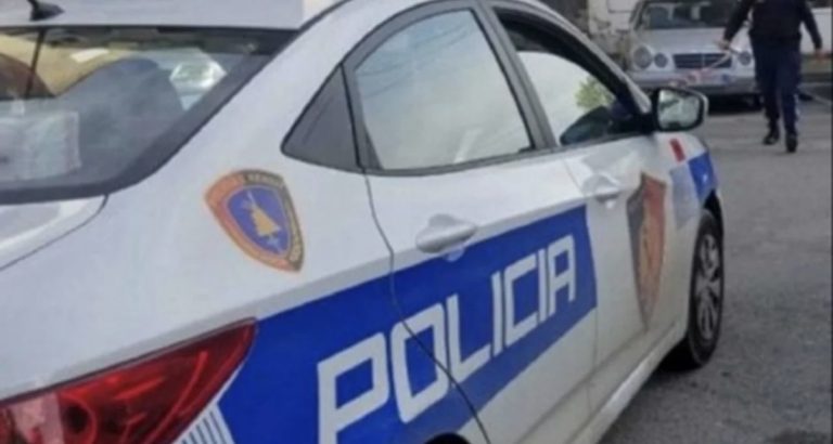 Krimi brenda familjes, arrestohet në Kavajë 76-vjeçari që vrau me thikë vëllanë e tij një natë më parë
