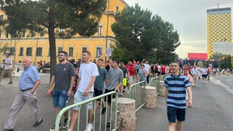 Marenglen Kasmi: Po cili sovran?