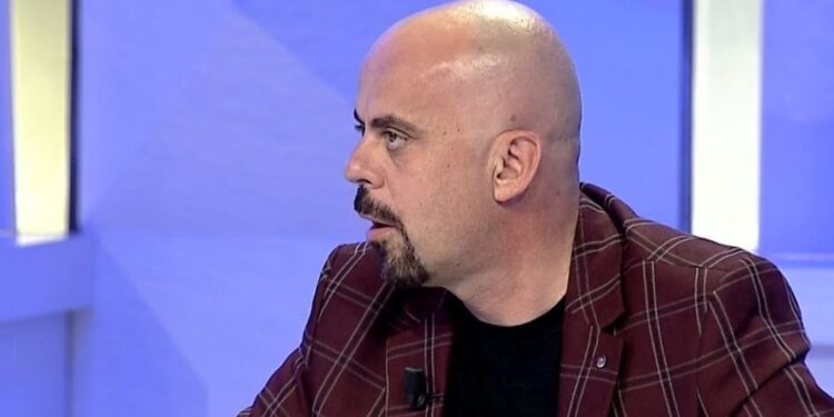 “Kërkesat e protestës janë marksiste”, Rexhaj: Si bëhet në shekullin XXI qeveri teknike pa e votuar Kuvendi?