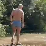 VIDEO / Vapa ‘i bie në kokë’ Fred Lelës, nxjerr “b*thet” me brekët blu të PD-së