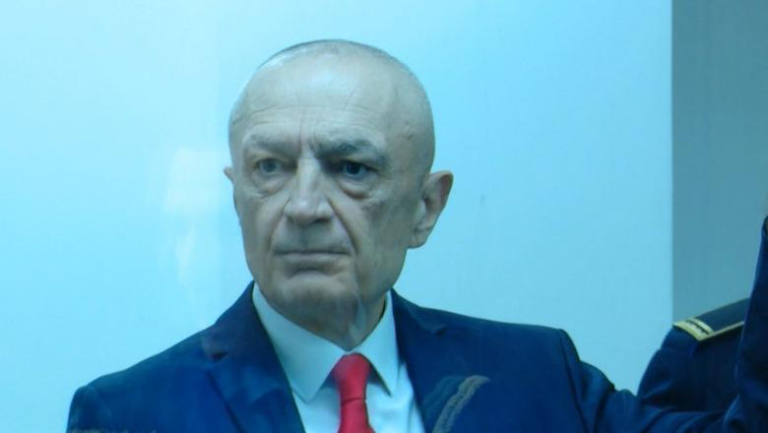 Dorëheqja e Cakranit nga mbrojtja e tij, publikohet letra e Metës: Çështja ime është e ngarkuar, kam vendosur të kem një avokat që të jetë tërë kohën në dispozicionin tim