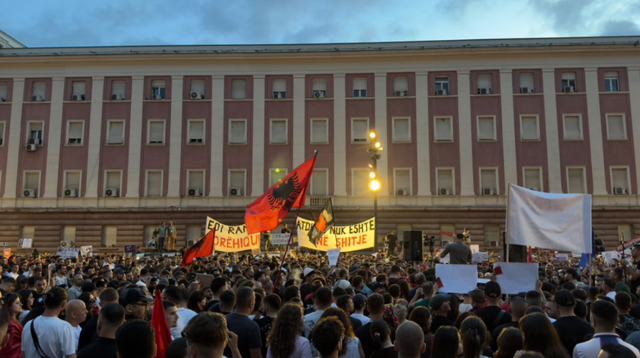 Ish-deputeti i PD: Protesta për Zvërnecin është e manipuluar nga jashtë, është komplot kundër vendit