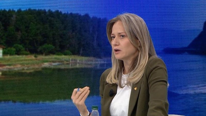 Zvërneci/ Ministrja Ismailaj: Ku ishin ambientalistët në 2012 kur peshku gjuhej me dinamit dhe s’kishte asnjë flamingo?