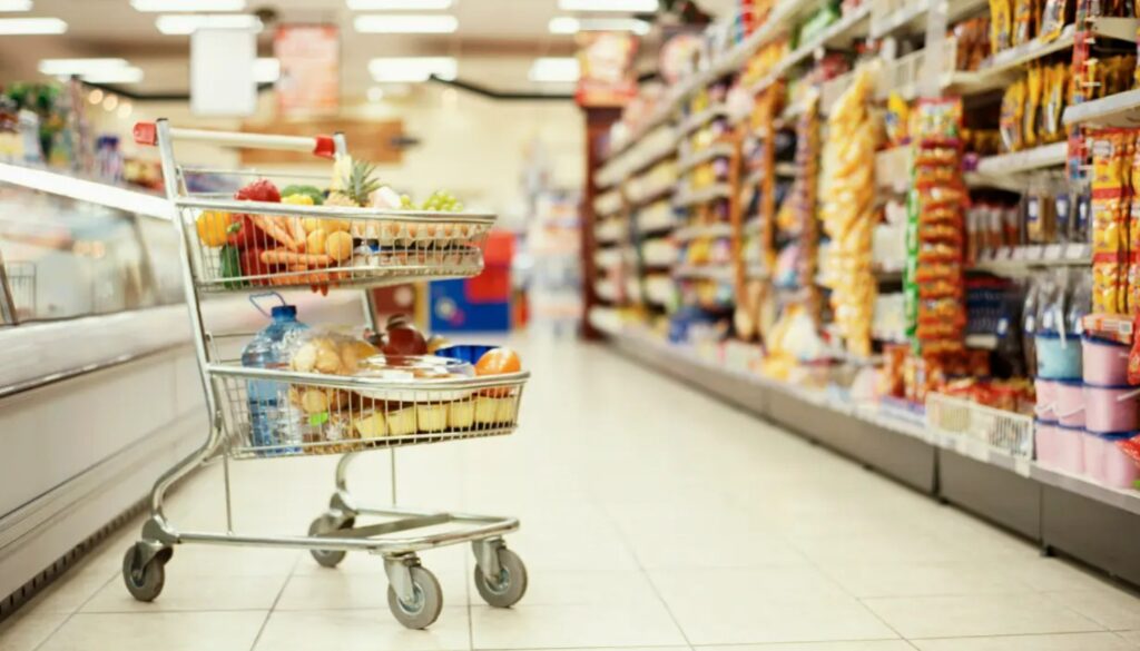 Studimi: Produktet e njëjta në markete në Shqipëri janë 83% më të shtrenjta se në Europë