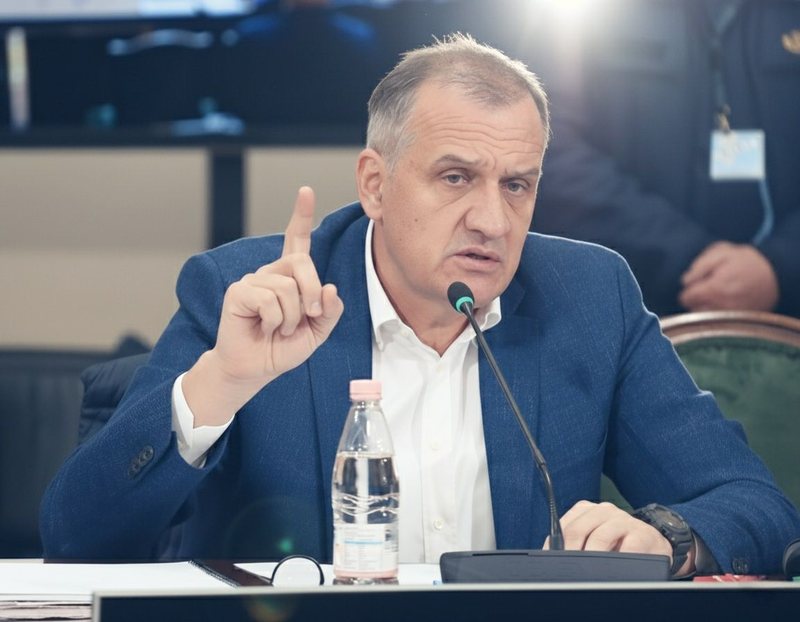Ilir Beqaj: Dilema që u bë trilemë