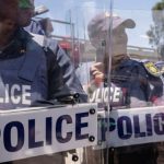 Masakër në Afrikën e Jugut, 12 persona vriten nga persona të armatosur në afërsi të Johanesburgut!