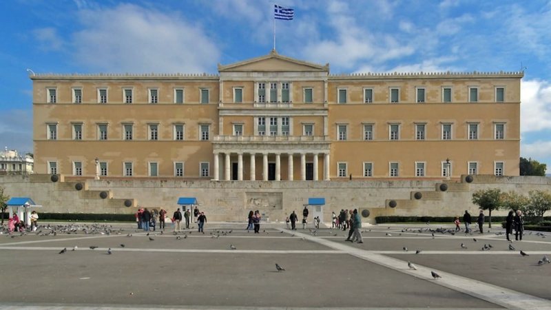 “Të kthehen emigrantët” – Greqia ashpërson ligjin për emigracionin, ‘plas’ debati në parlament