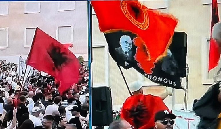 Veteranët e UÇK-së, thirrje protestuesve: Mos abuzoni me flamurin tonë!